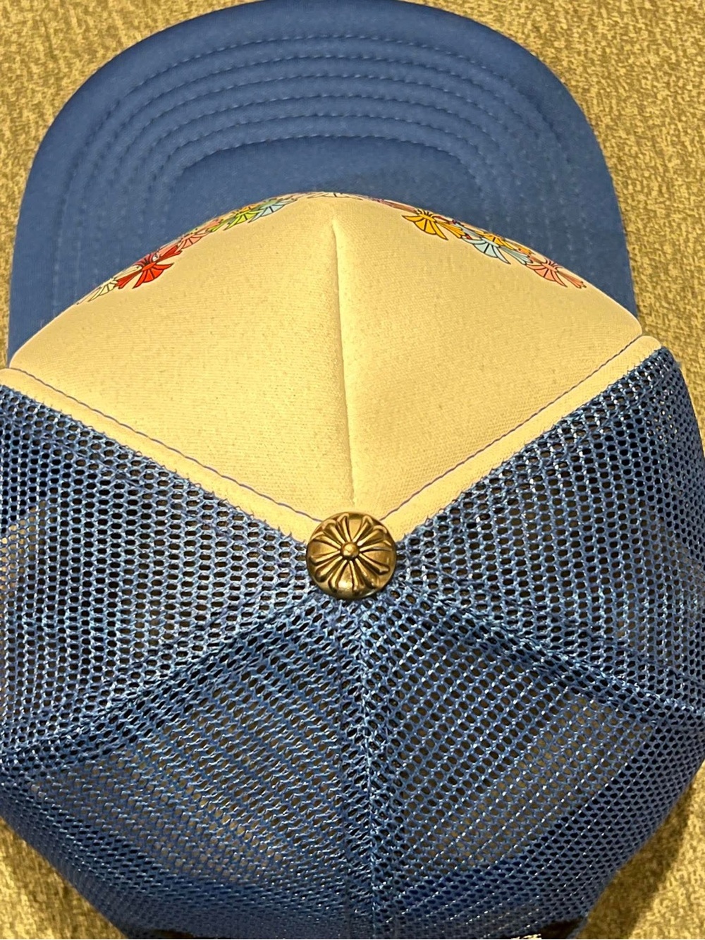 trucker hat - Picture 3 of 3